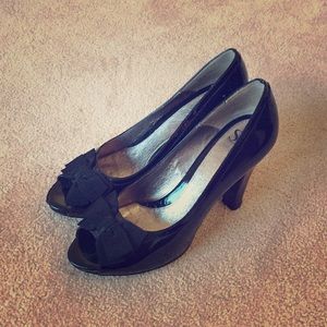 Sofft Black Shiny 3” Heels